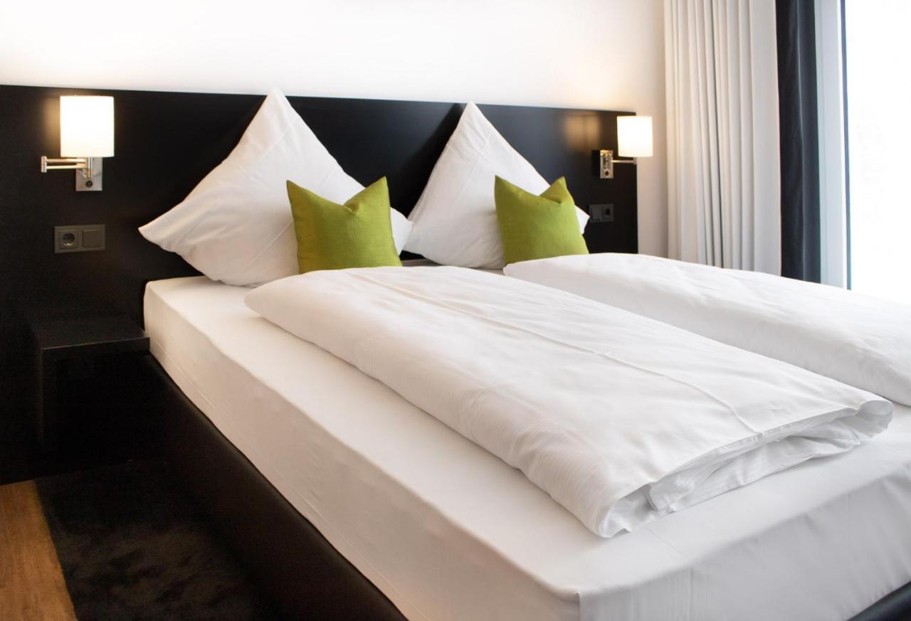 Men Hotel By Wmm Hotels Mengen Eksteriør billede