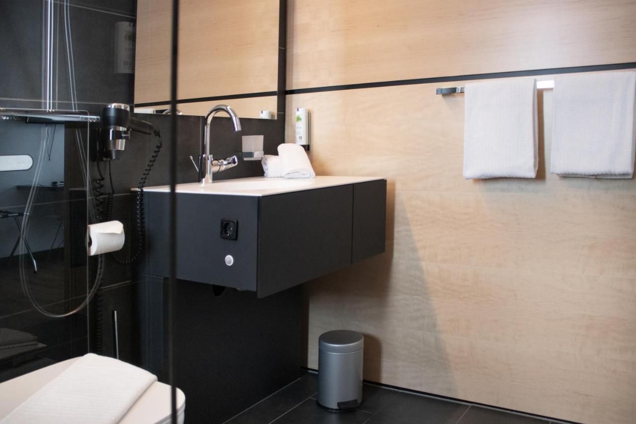 Men Hotel By Wmm Hotels Mengen Eksteriør billede