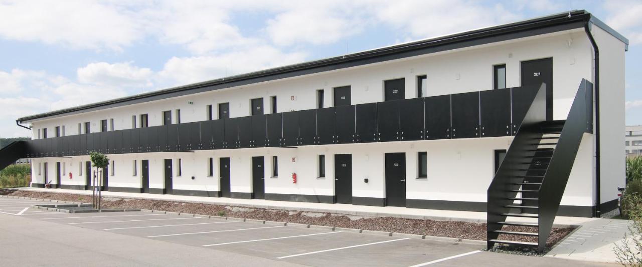 Men Hotel By Wmm Hotels Mengen Eksteriør billede